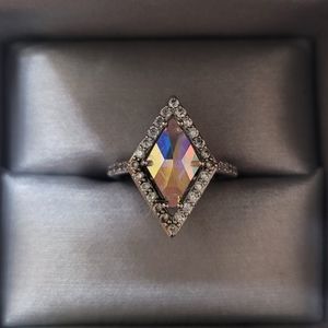 Fragrant Jewels Unicorn Tears Ring